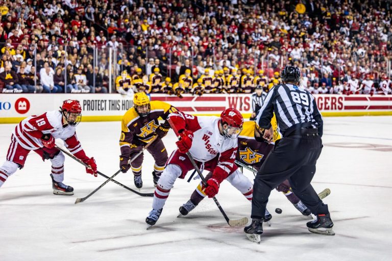 Minnesota-Wisconsin Hockey Game